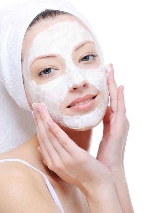 一面亲上边一面膜下边的肌肤之亲的简单介绍